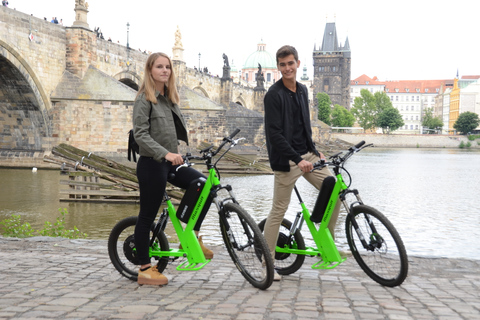 Grande tour de scooter elétrica e eBike em PragaGrand Tour de 2 horas de scooter elétrico