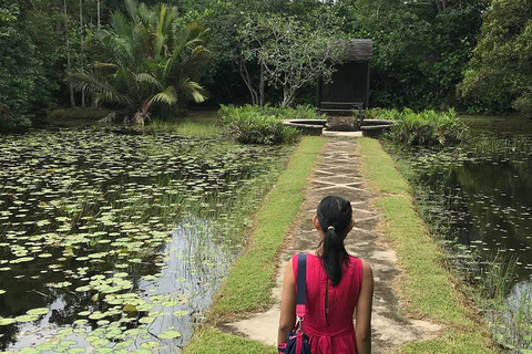 Vanuit Bentota: Lunuganga Geoffrey Bawa&#039;s Landgoed Tour Tuk TukOphalen bij Ahungalla