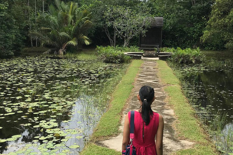 Vanuit Bentota: Lunuganga Geoffrey Bawa&#039;s Landgoed Tour Tuk TukOphalen bij Ahungalla