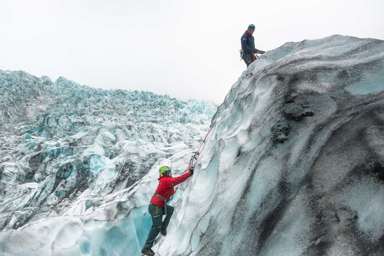 Skaftafell: arrampicata e trekking sul ghiacciaioSkaftafell: arrampicata su ghiaccio e trekking su ghiacciaio