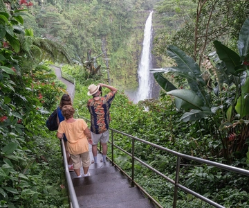 Big Island: Full-Day Sightseeing & Waterfalls Adventure Tour