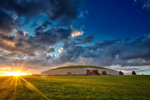 Dublin: Private Boyne Valley and Trim Castle Day Tour