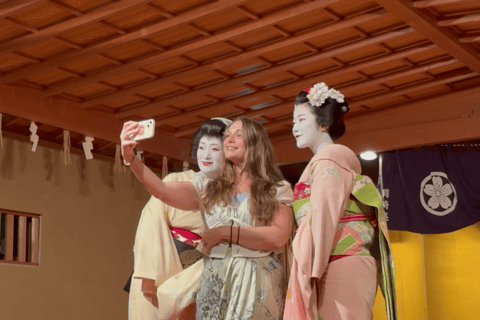Kyoto: Geisha(Maiko) Show with Dinner, Games & Open Bar