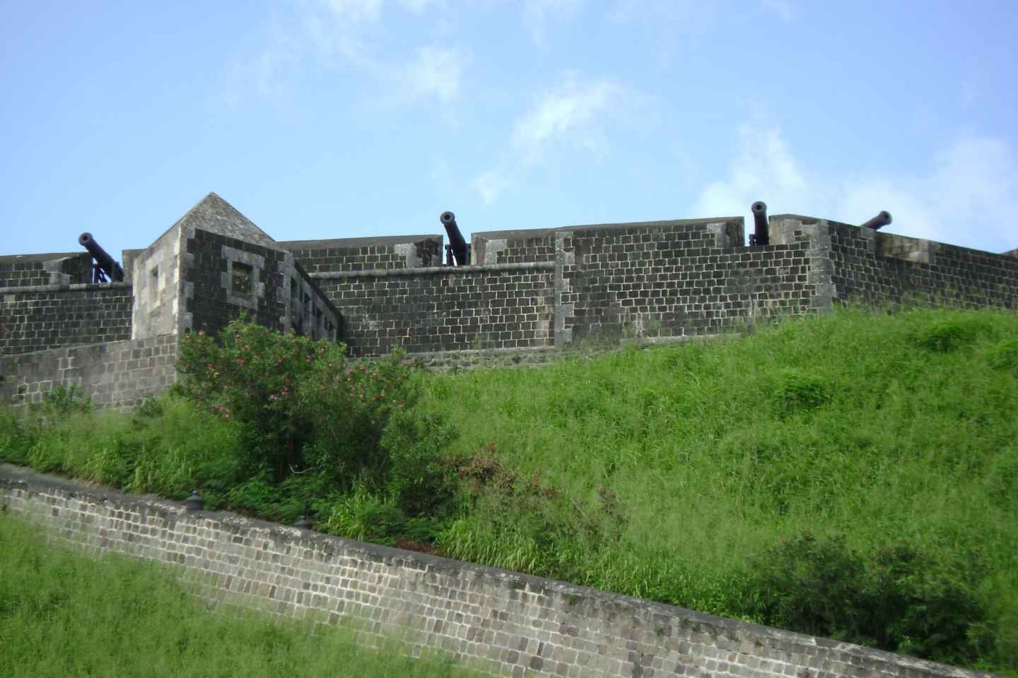 St. Kitts und Nevis: Panorama-Besuch der Brimstone Hill-Festung