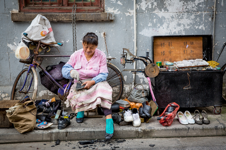 Shanghai Must-See and Foodie Test Bike Tour( Day & Night) Shanghai Must-See and Foodie Bike Tour