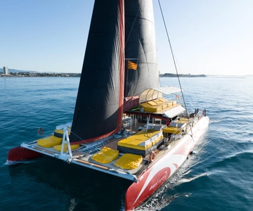 Cambrils : Croisière en catamaran avec boissons et option déjeuner barbecue