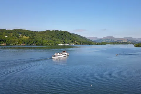 Cruzeiro Windermere Yellow: Navega entre Bowness e Lakeside