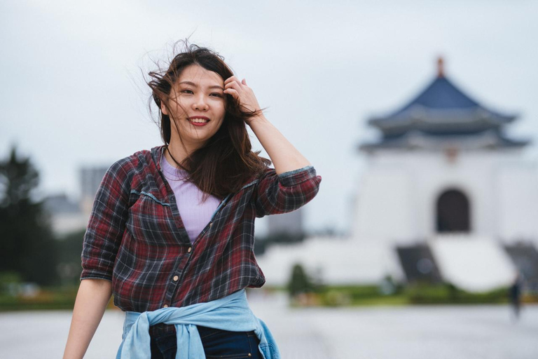 Taipei: Private Photoshoot at Iconic Landmarks Premium: 50 photos | 60 mins