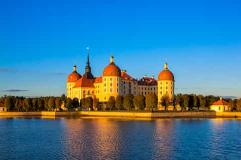 Moritzburg: Schnitzeljagd durch die Stadt (auf Deutsch)
