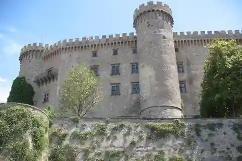 Bracciano : Visite de l'ancien château d'Odescalchi-Orsini avec déjeuner