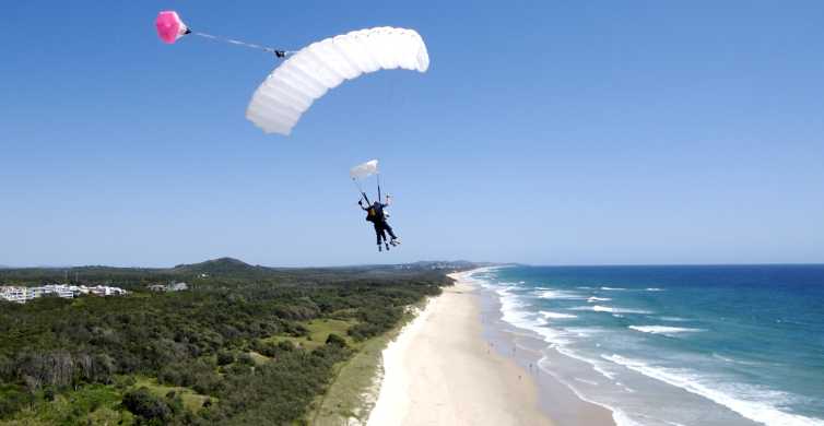 Noosa: Tandem skok padobranom s 15 000 stopa