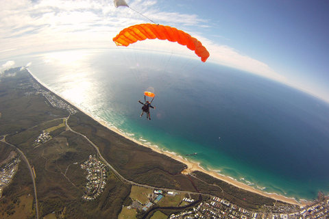 From Brisbane: Noosa Tandem Skydive Experience Weekend Noosa Tandem Skydive from 13,000 Feet