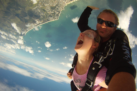 From Brisbane: Noosa Tandem Skydive Experience Weekend Noosa Tandem Skydive from 13,000 Feet