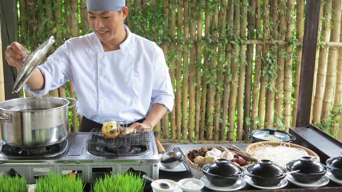 hoi an traditional pho noodle cooking class