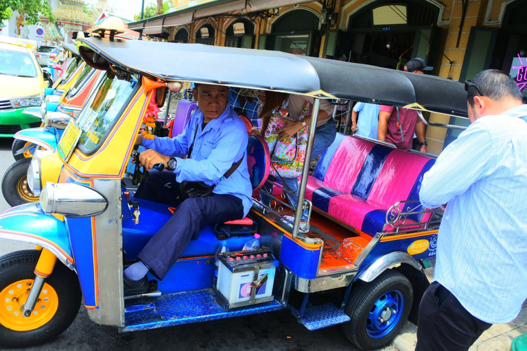 Bangkok : temples et bateau à longue queue avec déjeunerVisite en petit groupe au départ de Tha Maharaj