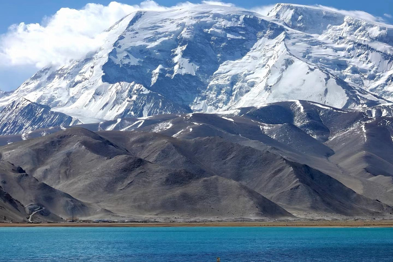 Xinjiang: Muztagh Ata & Karakul Lake QR Pass