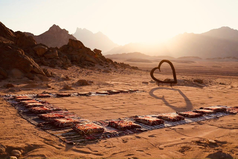 Hurghada: Desert Jeep Safari, Camel Ride, BBQ & Stargazing Without Quad: Desert Stargazing with BBQ Dinner