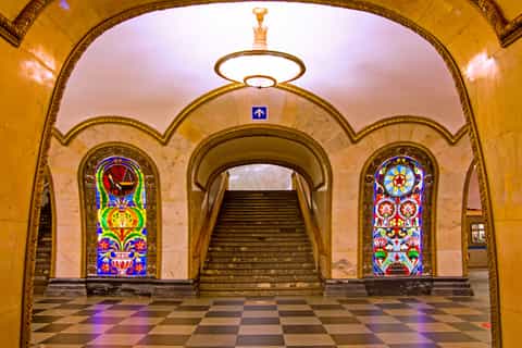 Moscow: Metro Tour and River Cruise