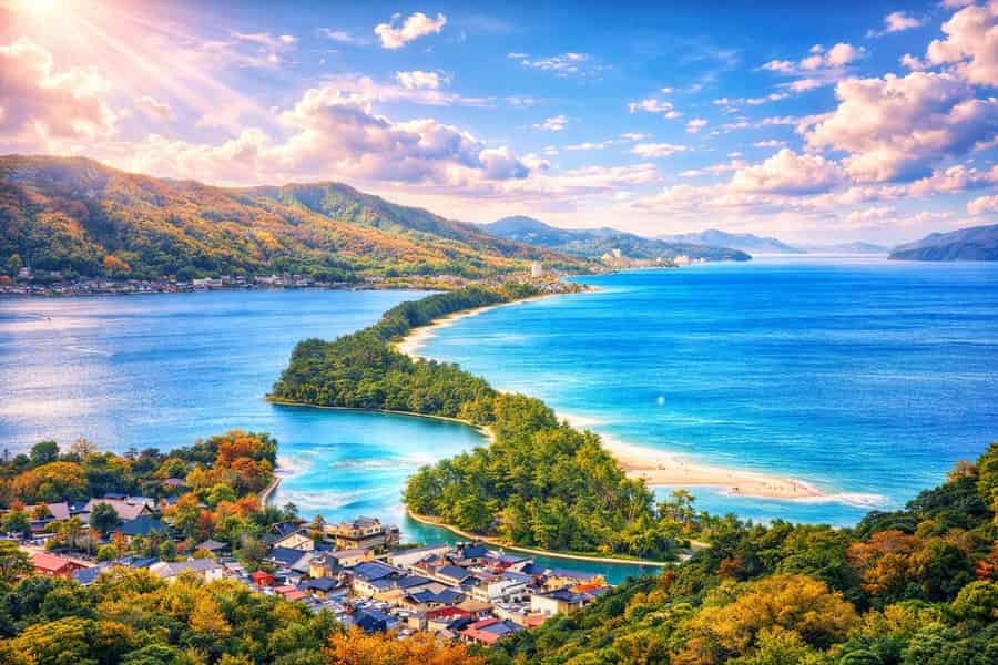 Ab Kyōto/Ōsaka: Tagestour nach Amanohashidate, Ine Funaya und Miyama. Foto: GetYourGuide Ab Kyōto/Ōsaka: Tagestour nach Amanohashidate, Ine Funaya und Miyama. Foto: GetYourGuide