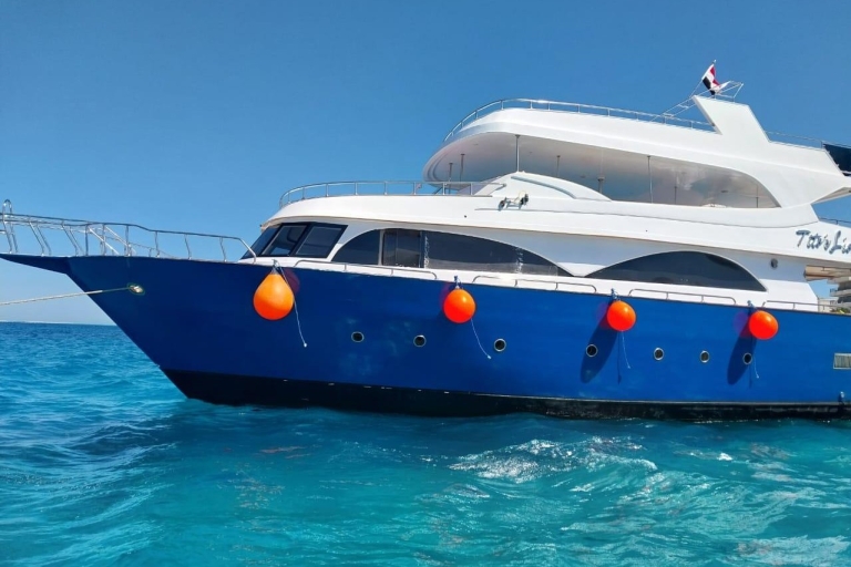 Hurghada: Go Luxury To Magawish Island W Snorkel & Lunch Hurghada: Private Luxury boat trip to Magawish island