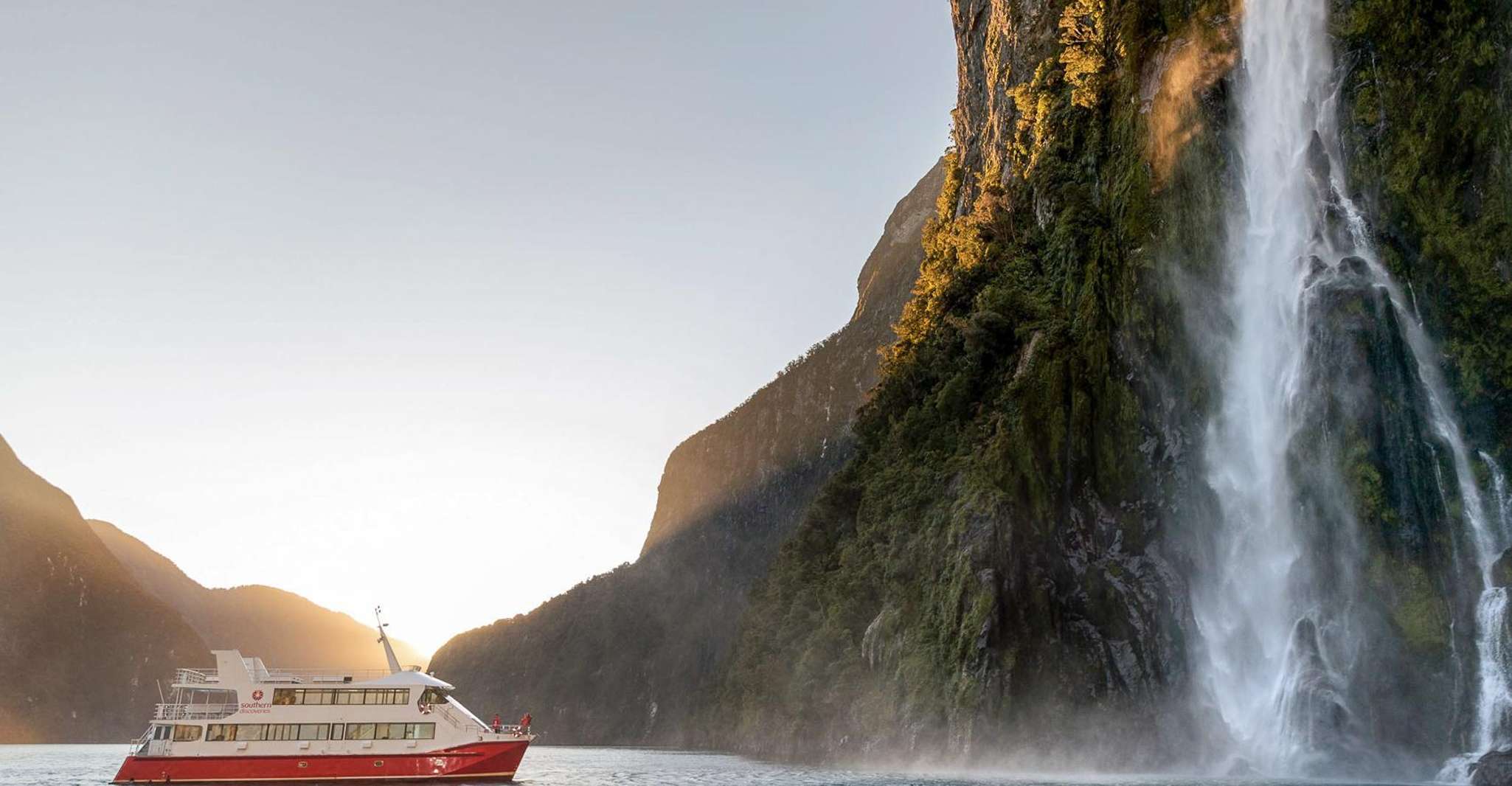 Milford Sound, Nature Cruise con pranzo al sacco - Housity
