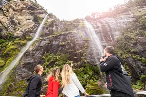 From Queenstown: Milford Sound Full-Day Trip by Bus & Boat