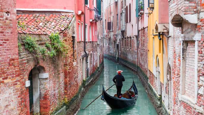 venice gondola experience