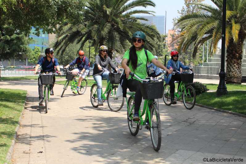 Santiago: Passeio de bicicleta pelos mercados