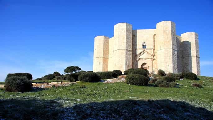 castel del monte tour with transfer from trani