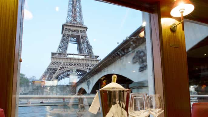 paris seine river cruise brunch with panoramic view