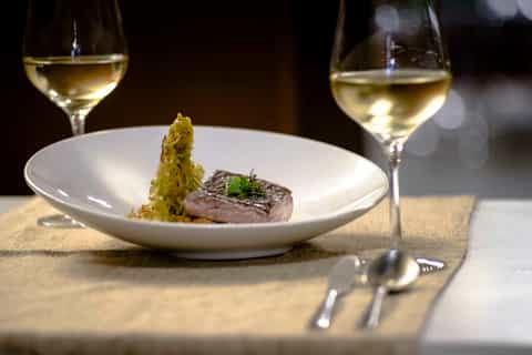 Seville: Wine and Tapas Walking Tour