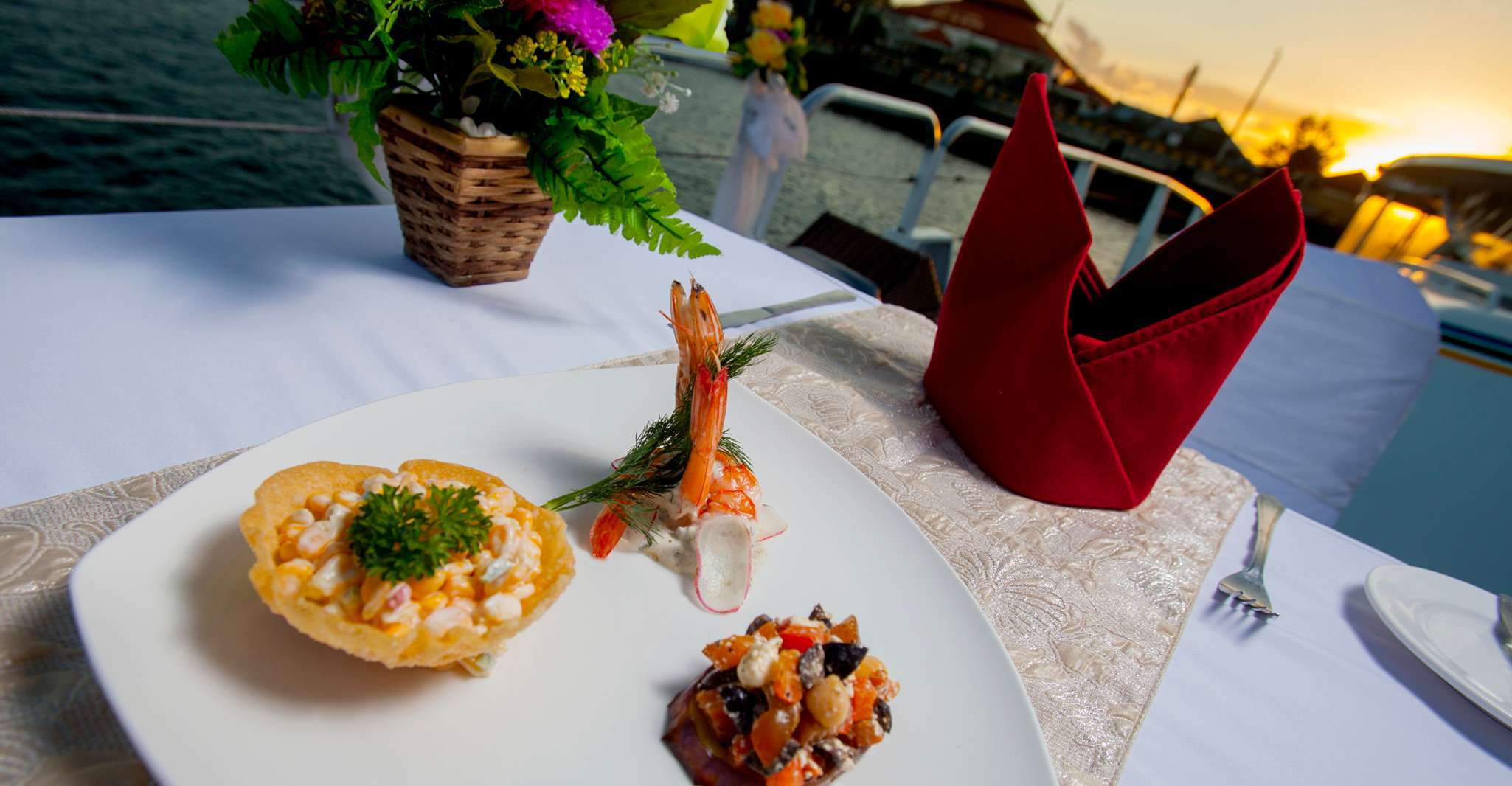 Bali Benoa, croisière de dîner romantique à 5 cours avec musique live - Hizvo