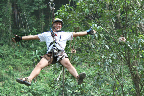 Desde Phuket: Experiencia de cuidado de elefantes con rafting y tirolinaDesde Phuket