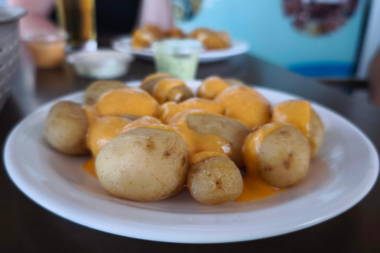 Gran Canaria: Paragliding Flight with Tapas & Pickup