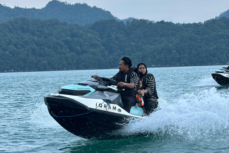 Excursión en moto acuática por la isla de Langkawi Parque Geoforestal de KilimPiloto único