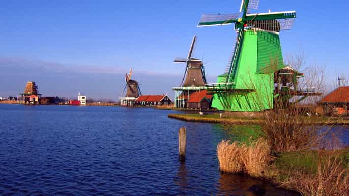 from amsterdam small group zaanse schans and volendam tour