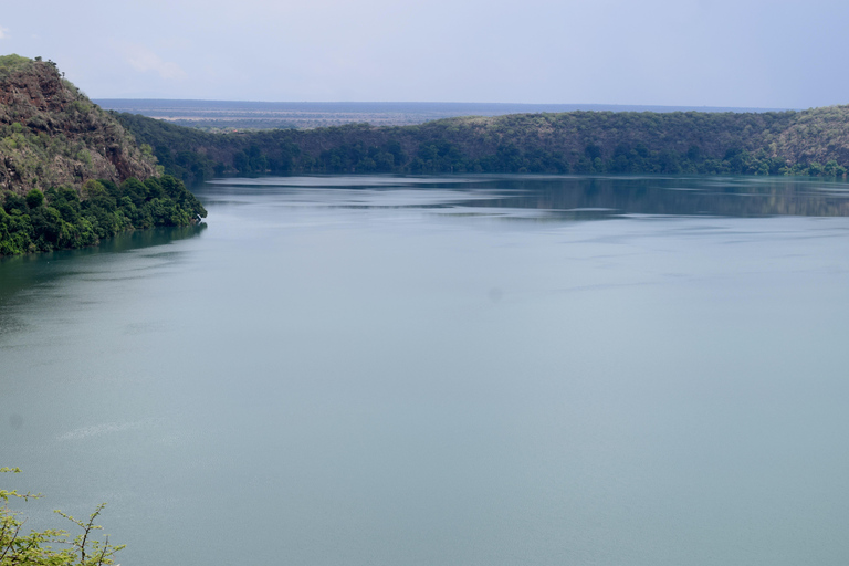 Lake Chala Tour: Wandelen en/of kajakkenMeer van Chala: Wandelen naar de grensrots