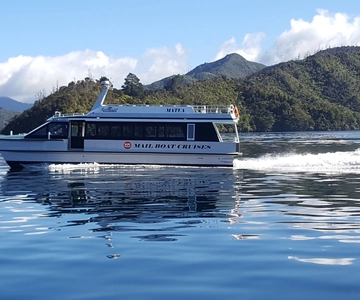Crucero en barco correo por Queen Charlotte Sound desde Picton