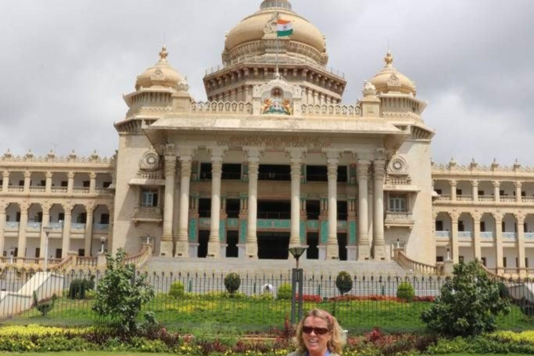 Tour della città di Bangalore: a piedi, palazzo e templiTour della città di Bangalore: a piedi, palazzi e templi