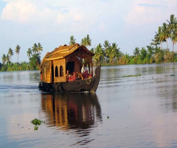 Cruzeiro privado em Backwater com partida de Bangalore