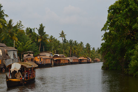 Privat kryssning i bakvatten från BangalorePrivat Backwater Cruise från Bangalore (samma dag)