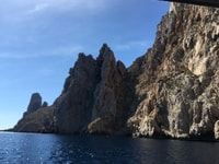 Excursion en bateau privé à Es Vedra et les meilleures grottes d'Ibiza - Housity