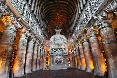 From Aurangabad: Private Ajanta & Ellora Caves Full-Day Tour