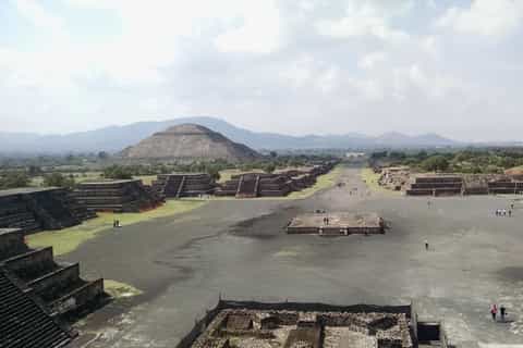 Teotihuacán, Plaza de las Tres Culturas, and Acolman Tour