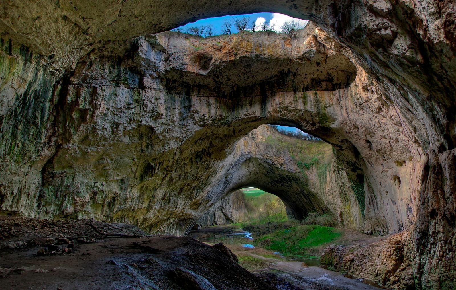 Sofia: Saeva Dupka, Devetashka und Prohodna Höhle Tagestour