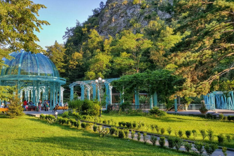 第比利斯：瓦尔季萨、赫尔特维西、拉巴提与波尔乔米一日游第比利斯：瓦尔季亚、赫尔茨维、拉巴蒂与波尔若米一日游