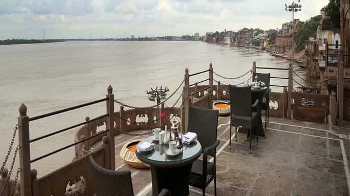 varanasi morning aarti with boat ride rooftop breakfast