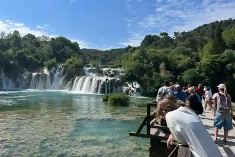 Från Zadar: Dagstur till Krka-vattenfallen