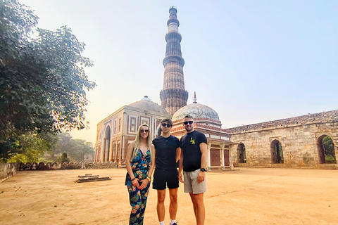 Delhi: Qutub Minar Skip-the-Line Private Tour with Transfers Delhi: Qutub Minar Tour with Car, Driver & Guide.
