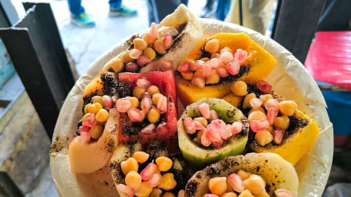 eat like a local chandni chowk street food and walking tour